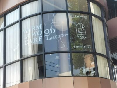 สติ๊กเกอร์ติดกระจกโปร่งแสง