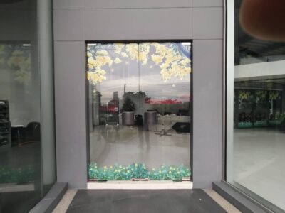 สติ๊กเกอร์ติดกระจกโปร่งแสง